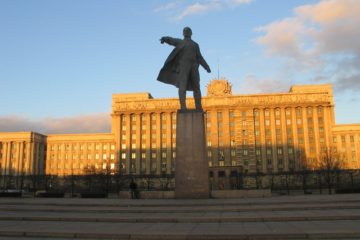 Памятник Ленину на Московской площади в Ленинграде
