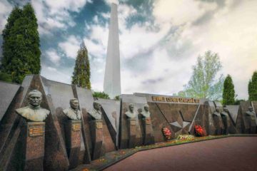 Мемориальный комплекс «Партизанская поляна» в Брянской области