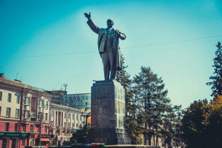 Памятник В. И. Ленину в Иркутске